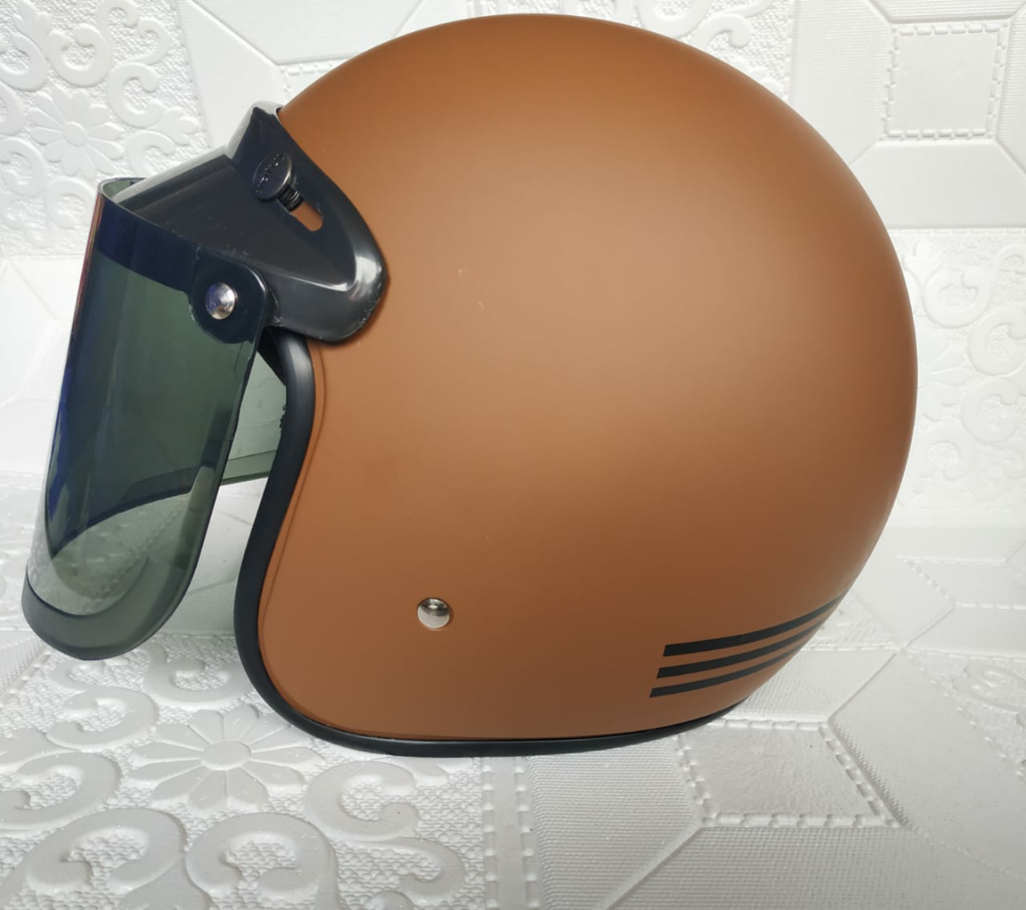 Helm Usaha Sampingan Yang Membuka Celah Ekonomi Pak Darto