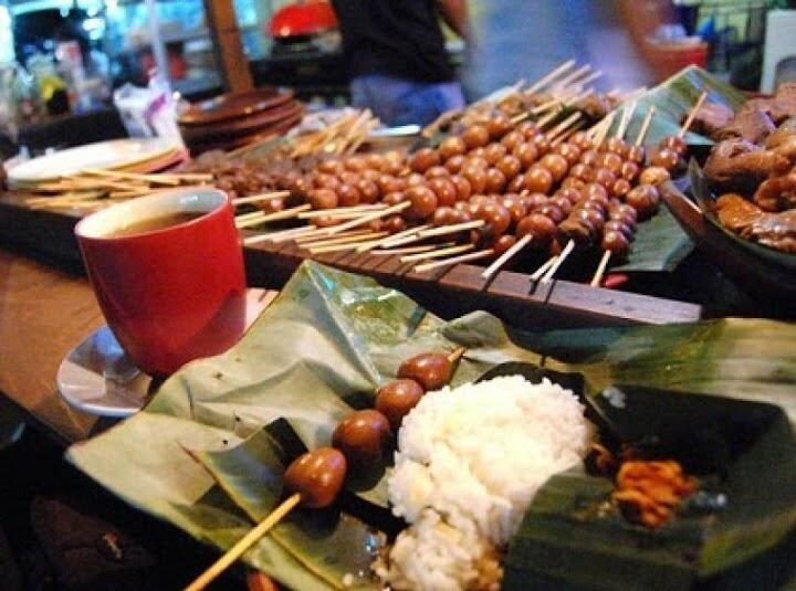 Angkringan Nasi Kucing Pak Gik Yang Melegenda Sampai Sekarang, Sedap Mantaps!