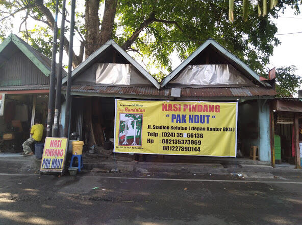 Nasi Pindang Pak Ndut, Kuliner Khas Semarang yang Melegenda.