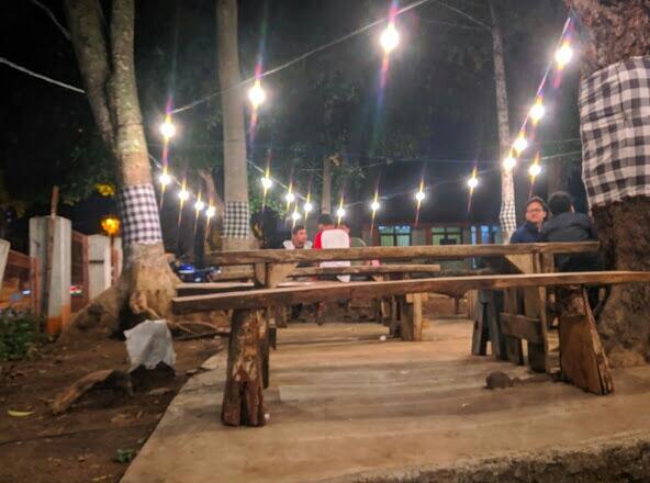 Pengen Nongki Sambil Ngopi Dengan Suasana Outdoor, Kopi Bakar Bapak Endut Tempatnya