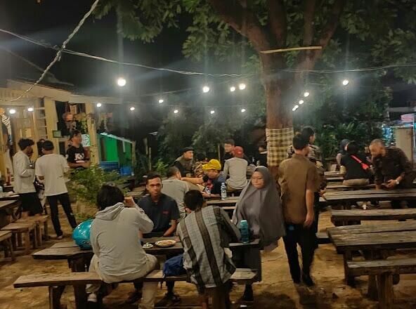 Pengen Nongki Sambil Ngopi Dengan Suasana Outdoor, Kopi Bakar Bapak Endut Tempatnya