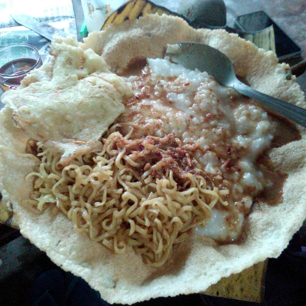 Bubur Samier Khas Semarang, Kuliner Pecel Kuah Berpiring Opak Besar