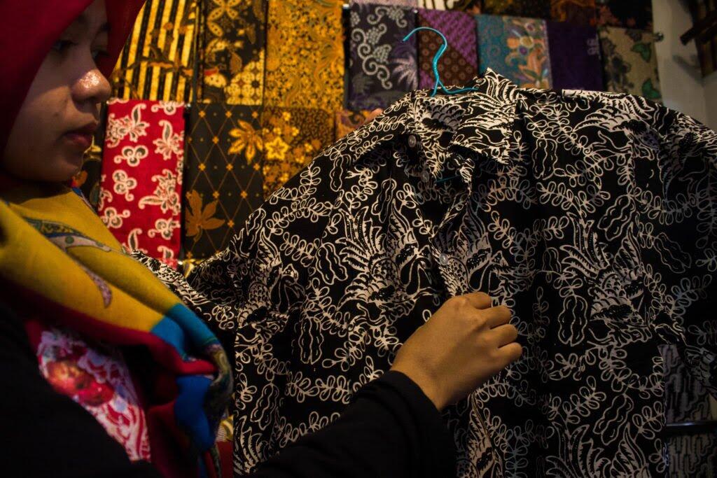 Mau Beli Oleh-oleh Batik Khas Semarang? Datang Saja Ke Kampung Batik Rejomulyo