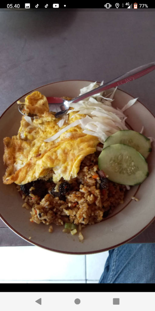 Kremesan Yang Bikin Ketagihan, Ternyata Ada Di Warung Makan Dua Enam Mak Yek Semarang