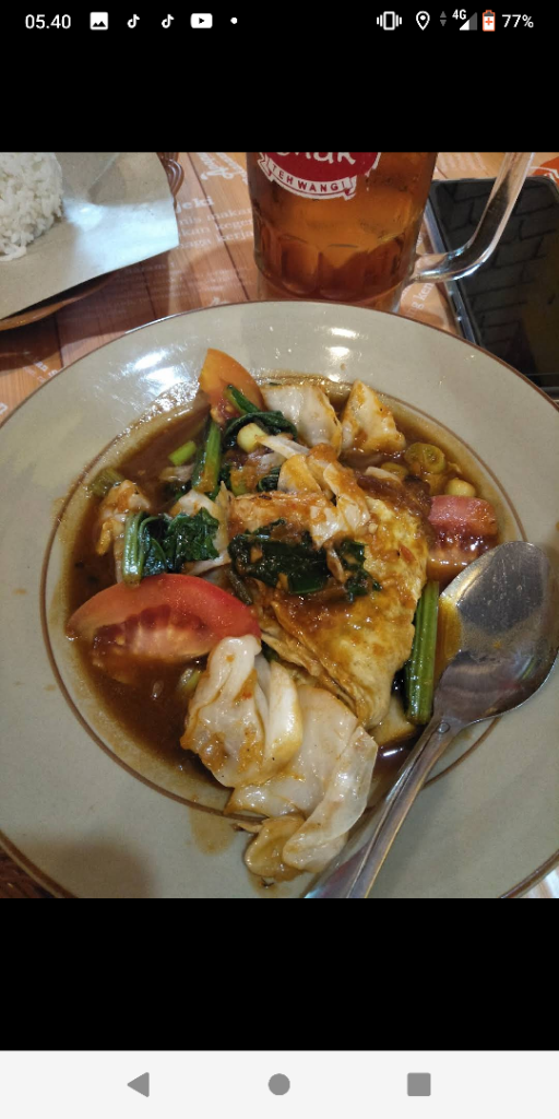 Kremesan Yang Bikin Ketagihan, Ternyata Ada Di Warung Makan Dua Enam Mak Yek Semarang