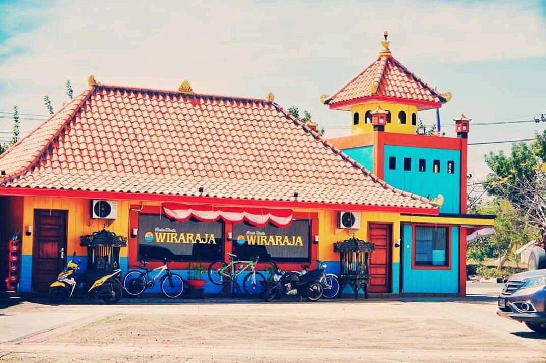 UMKM MADURA - Warung Pinggir Pantai Wiraraja