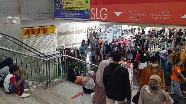 Pasar Tn Abang Di Serbu 87 Ribu Pengunjung!!!.Abis Lebaran Jakarta bakal Panen Covid