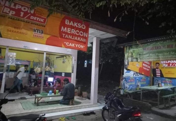 Mau Makan yang Pedes-pedes Gurih Mantap? Kunjungi Warung Tanjung Jati Aja