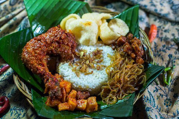 Nasi Uduk Mawar, Bisa Bikin Perut Kita Auto Lapar