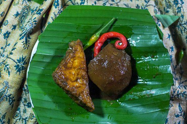 Nasi Uduk Mawar, Bisa Bikin Perut Kita Auto Lapar