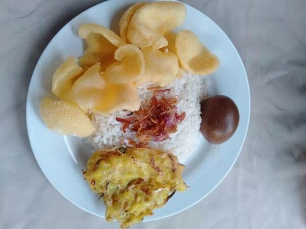 Puluhan Tahun Berjualan Nasi Uduk, Warung Ini Akhirnya Limbung Karena Pandemi