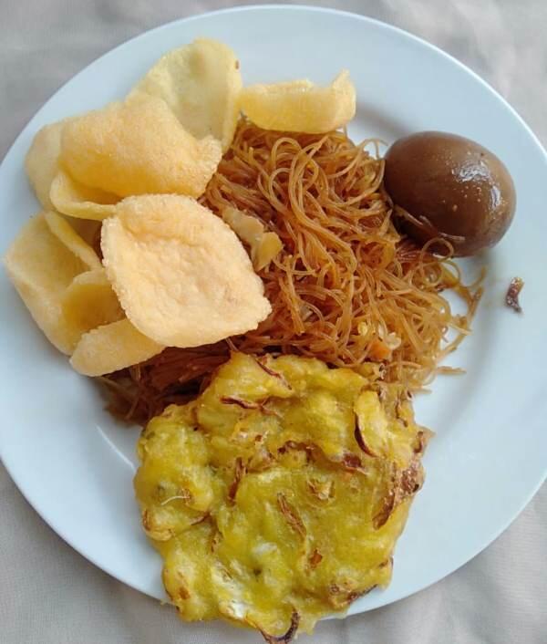 Puluhan Tahun Berjualan Nasi Uduk, Warung Ini Akhirnya Limbung Karena Pandemi