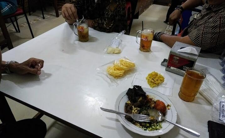 Beli Pecel Enak Harga Terjangkau? Di Sini Tempatnya!