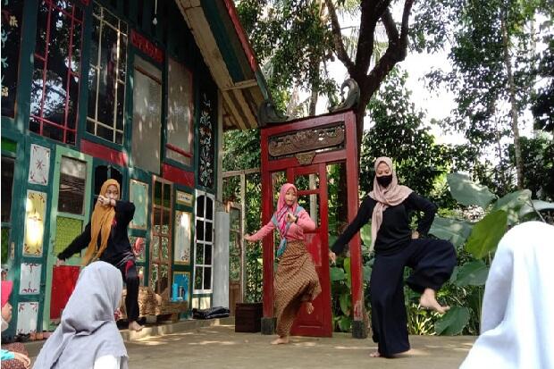 Ngabuburit Unik Ala Cartoon Village Sidareja Purbalingga