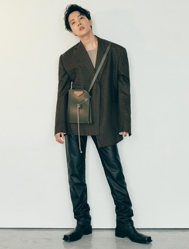 J-Hope ‘BTS’ Beri Bantuan untuk Anak-Anak di Afrika