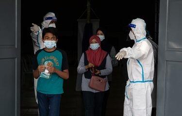 Covid-19 di Malaysia Makin Parah, Banyak Pasien Usia Muda Meninggal
