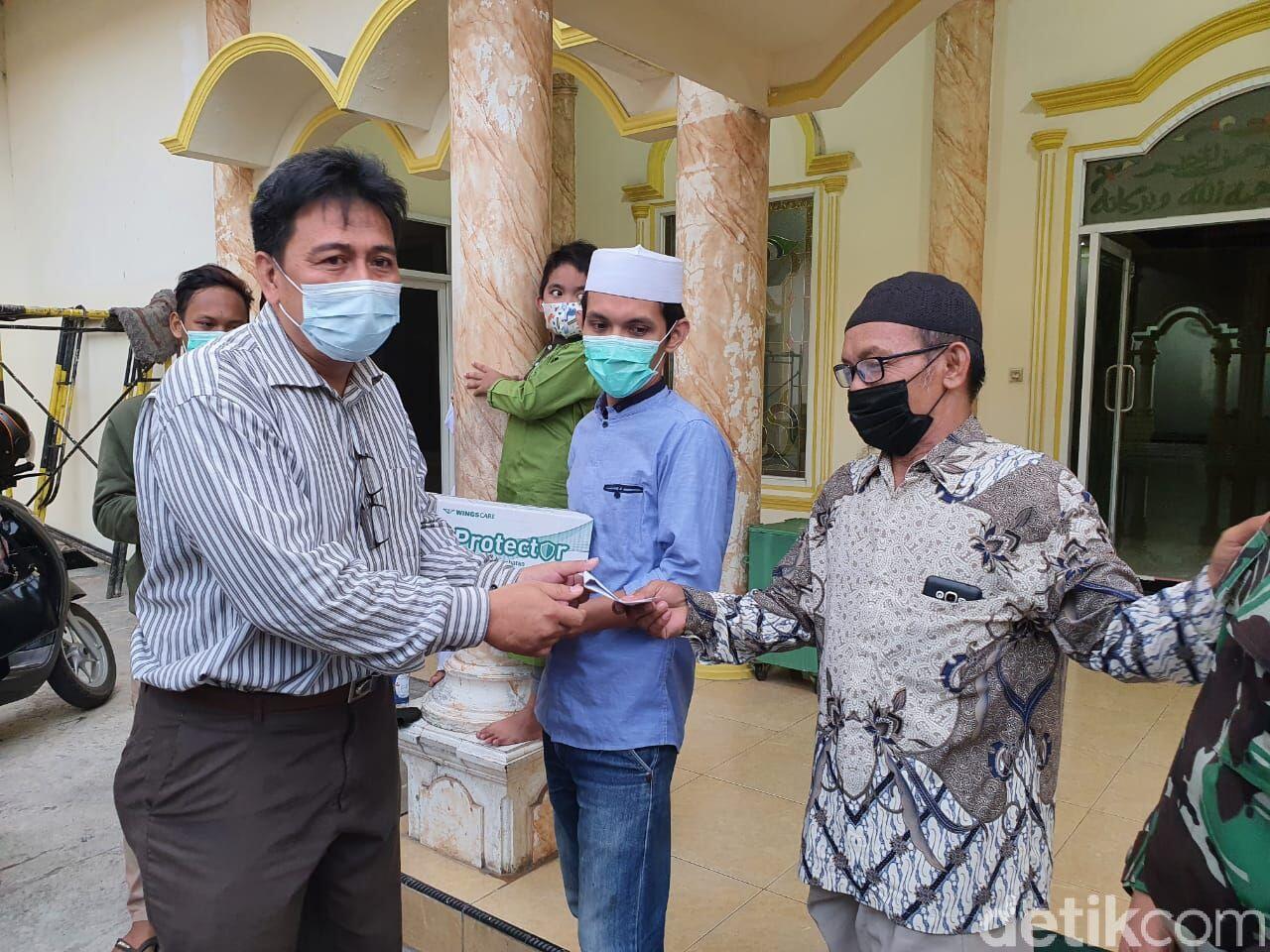 Berdamai, Nawir Remaja Masjid yang Tarik Masker Jemaah Jadi Duta Masker