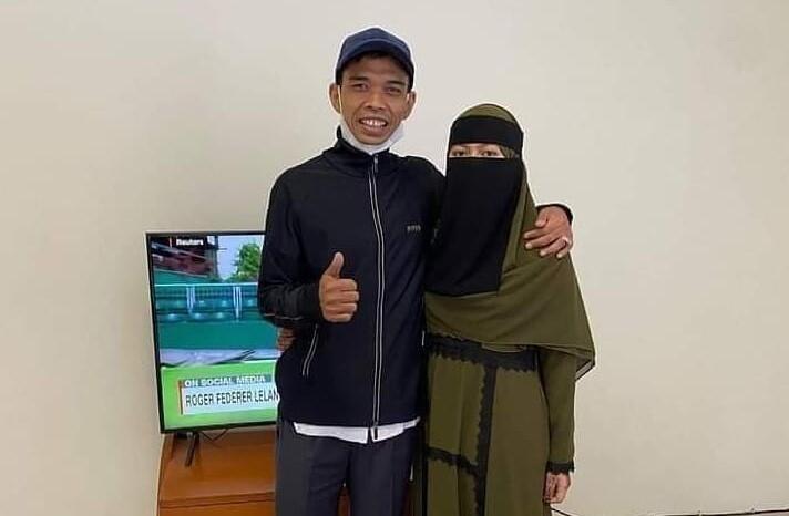 Seminggu dinikahi UAS, Fatimah Az Zahra ubah penampilan jadi…

