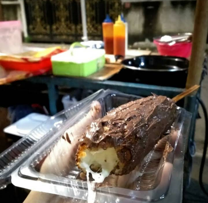 Cara Beda Menikmati Sosis, Yuk ke Tukang Sosis Pondok Labu, Murah Meriah!