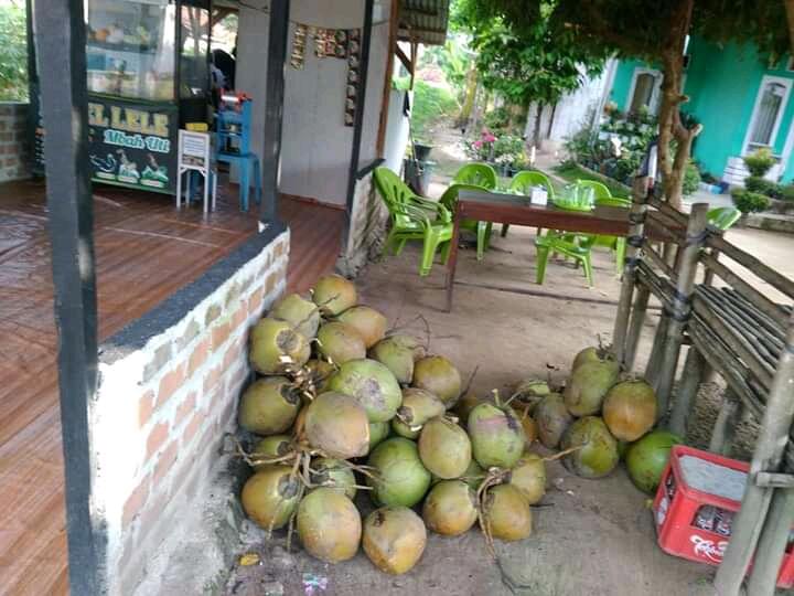 Kedai Mbah Uti, Tempatnya Makan Enak Harga Merakyat