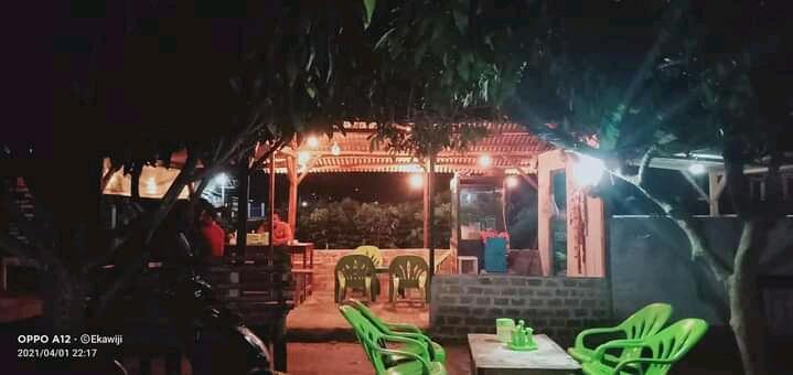 Kedai Mbah Uti, Tempatnya Makan Enak Harga Merakyat