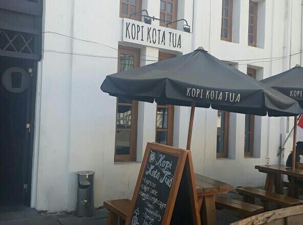 Nongki Sambil Ngobrolin Sejarah? Di Kopi Kota Tua Aja