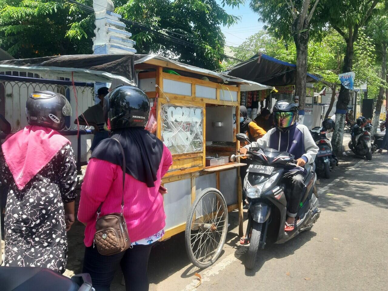 Bakso 'Cimotz' Solehan Sampang