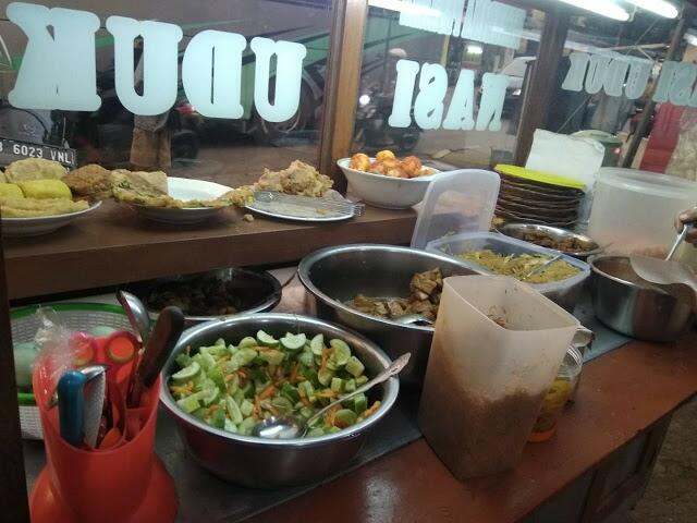 Nasi Uduk Ibu Kian Karawaci : Enak Murah Porsinya Banyak