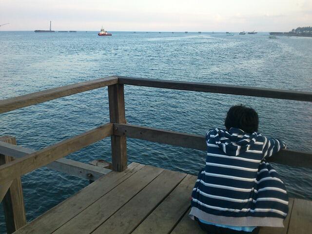 Menyandarkan Kerinduan di Dermaga Cinta (Pantai Bulusan)