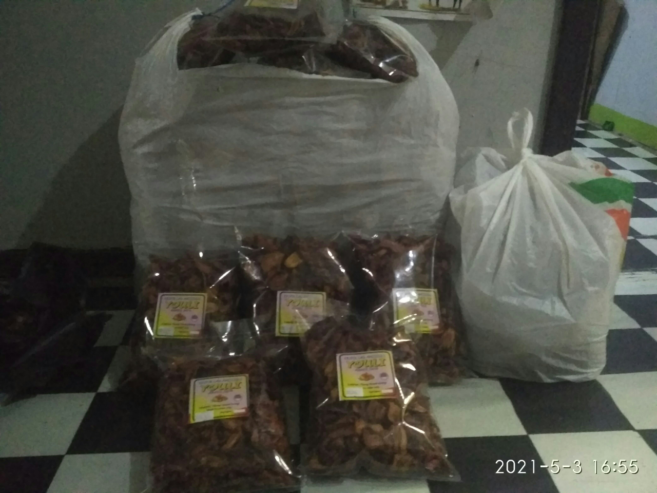 Sambal Kecombrang Vs Kripik Cau Amis, Usaha Yang Berawal Dari Keisengan Seorang Youli