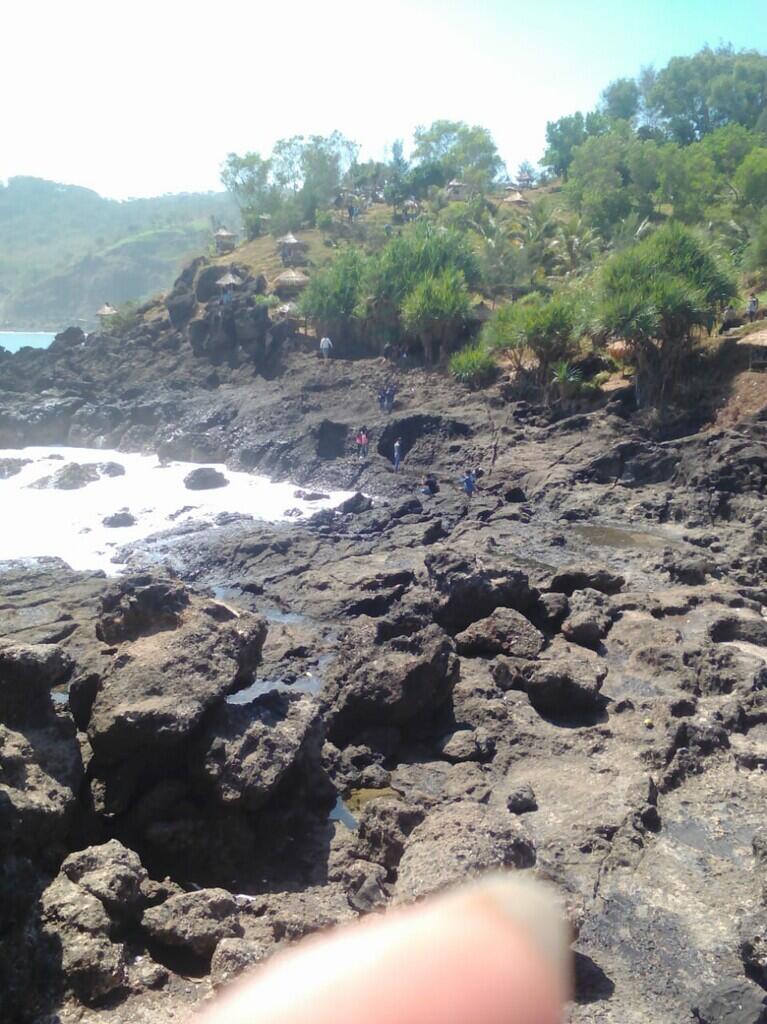 Pantai Menganti, Pantai Nan Indah Dengan Seribu Rindu dan Kenangan.