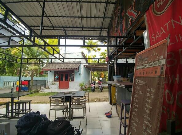 Unix Cafe, Kafe Yang Benar-benar Unik Di Bangkalan