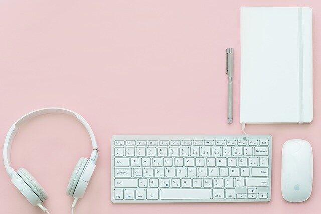 6 Cara Mengatasi Baterai Laptop Bocor Paling Akurat