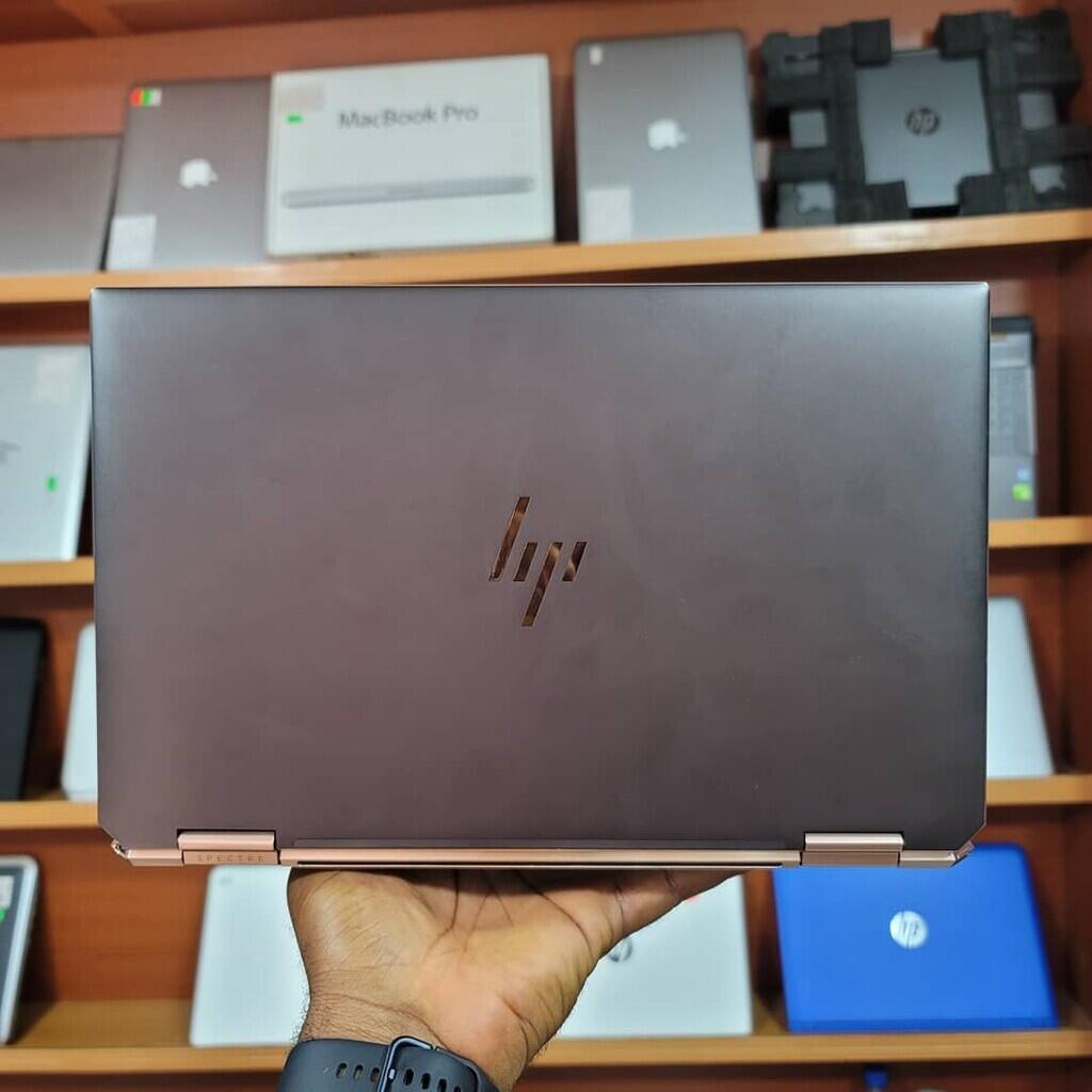 Review Singkat HP Spectre x360 Convertible 14-ea0030TU