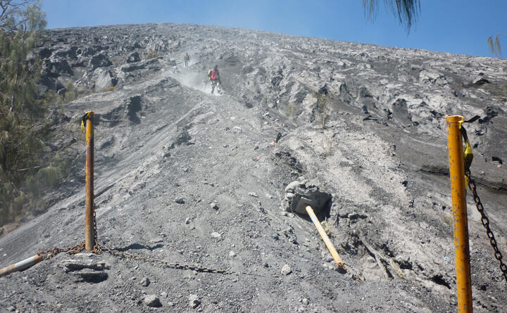 Zona Berbahaya yang Berada Dalam Gunung Semeru