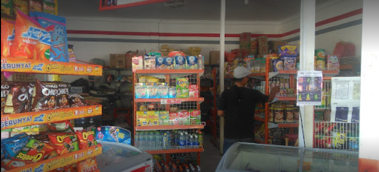 Berburu Camilan dan Bahan Makanan di Pojok Bazar