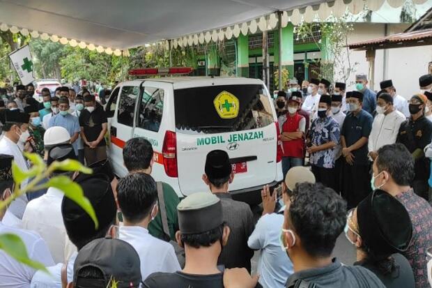 Mantan Bupati Lamongan H Fadeli Dimakamkan dengan Prokes COVID-19