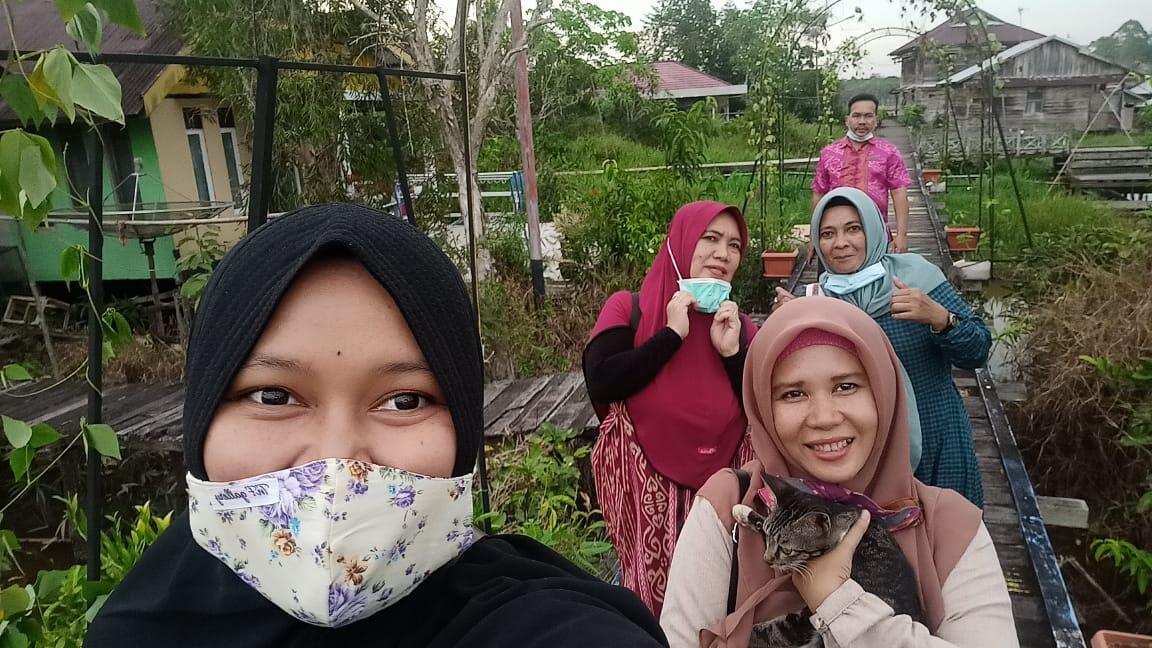 Rindu Menenun Kisah Di Kampung Halaman Orang Tua