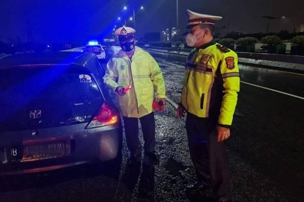 Masuk Jalan Tol dan Lawan Arah, Pengendara Motor Tewas Ditabrak 2 Mobil