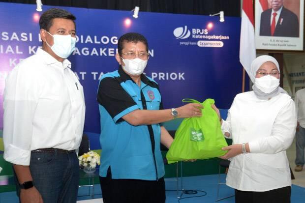 Menaker Ida: Pekerja Bongkar Muat Harus Didaftarkan BPJS Ketenagakerjaan