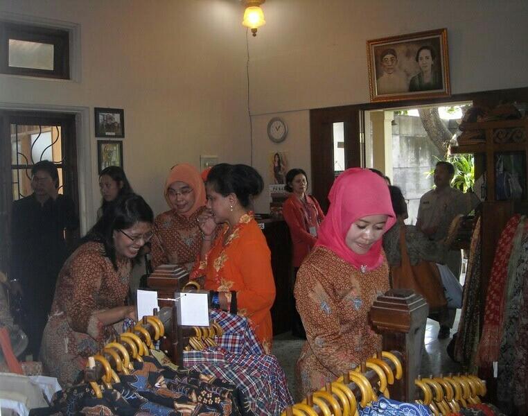 Berwisata Sambil Belajar Membatik Di Kampoeng Batik Laweyan