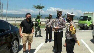 Larangan Mudik Dimulai, Polisi Razia Kendaraan di Rest Area Tol