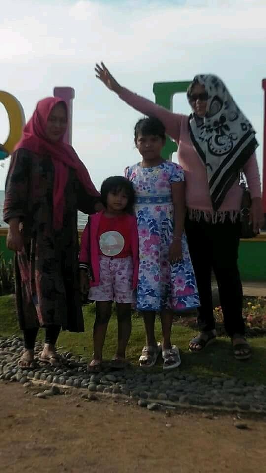 Rindu Gazebo Di Pantai Plentong