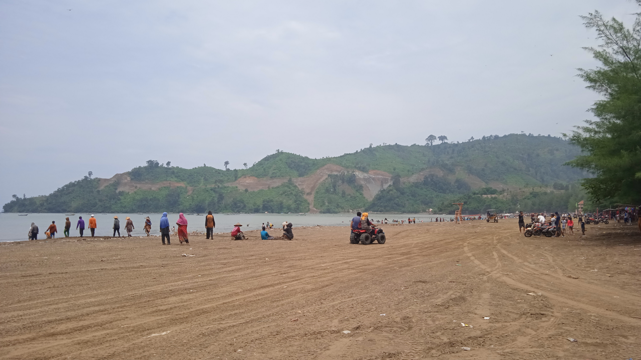 Pantai Gemah, Pantai Dengan Sejuta Kerinduan