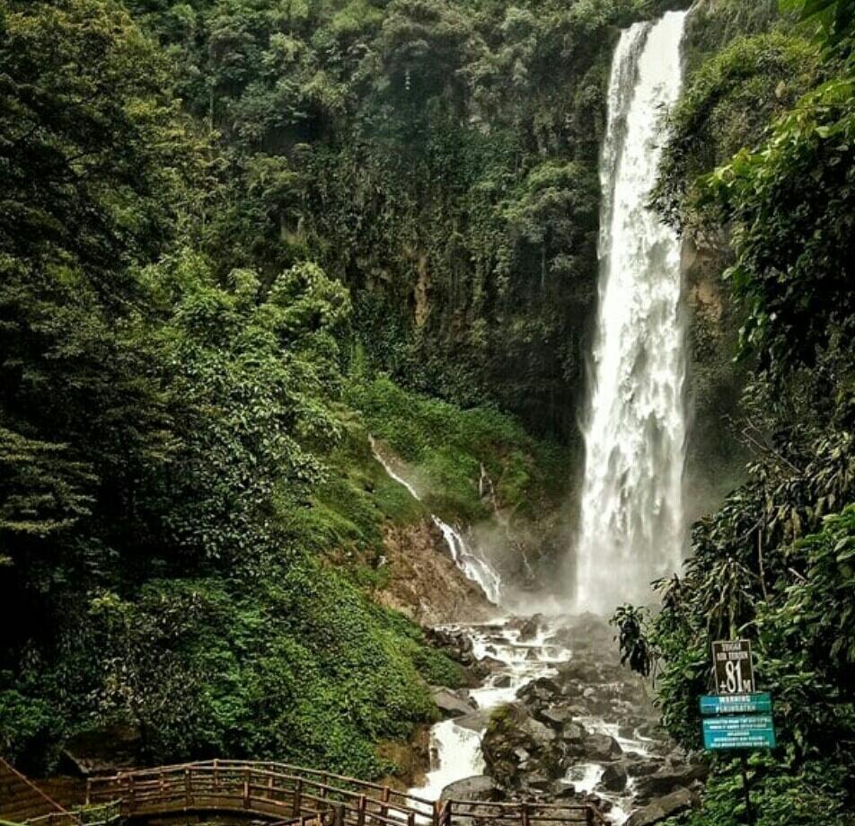 Grojogan Sewu,Air Terjun Indah Yang Harus Anda Kunjungi!