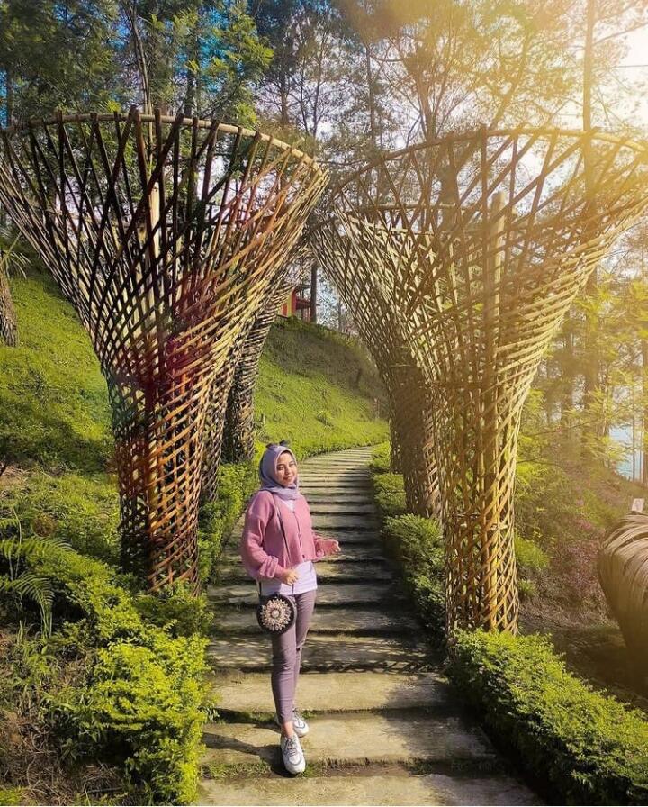 The Lawu Park Destinasi Wisata berkonsep 3-Re, Ternyata Pernah Disinggahi Artis!