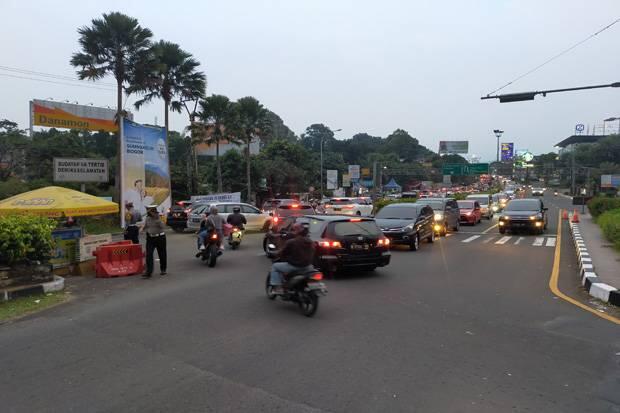 One Way Hampir 5 Jam, Jalur Puncak Kembali Dua Arah