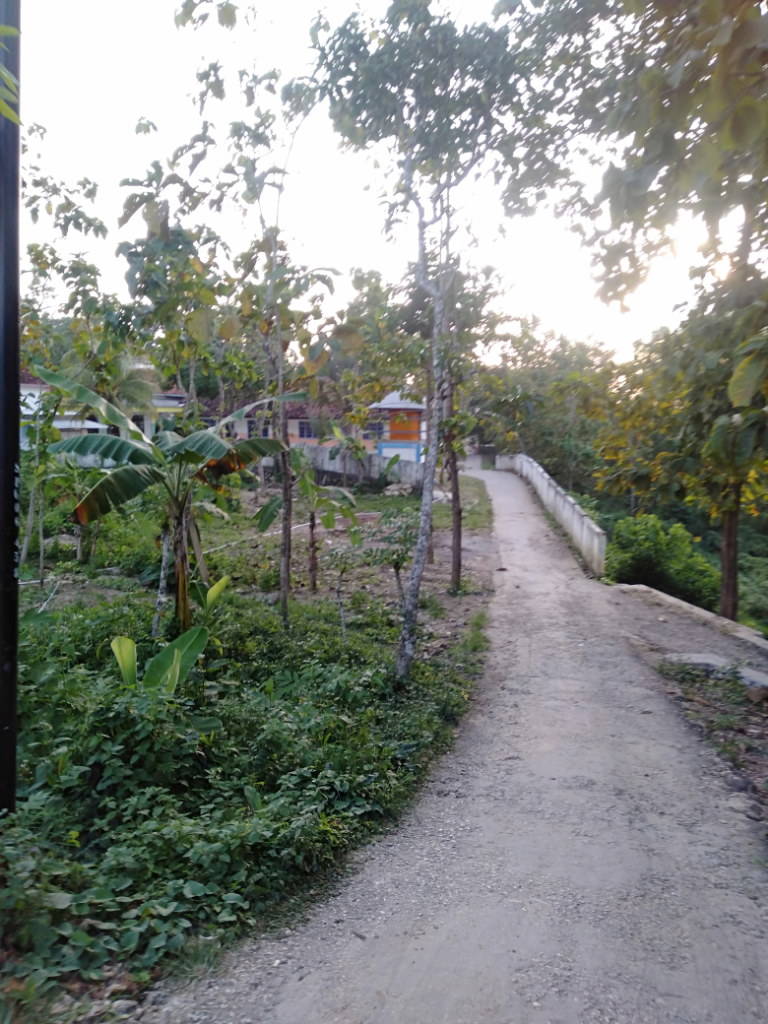 Perjuangan Naik Ke Atas Bukit Menuju Masjid Tertua Yang Selalu Bikin Rindu Kampung!