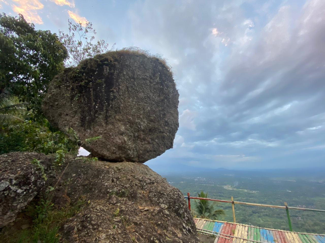  Mendatangi Sunrise Spot Bernama Watu Kendil, Saat Sunset