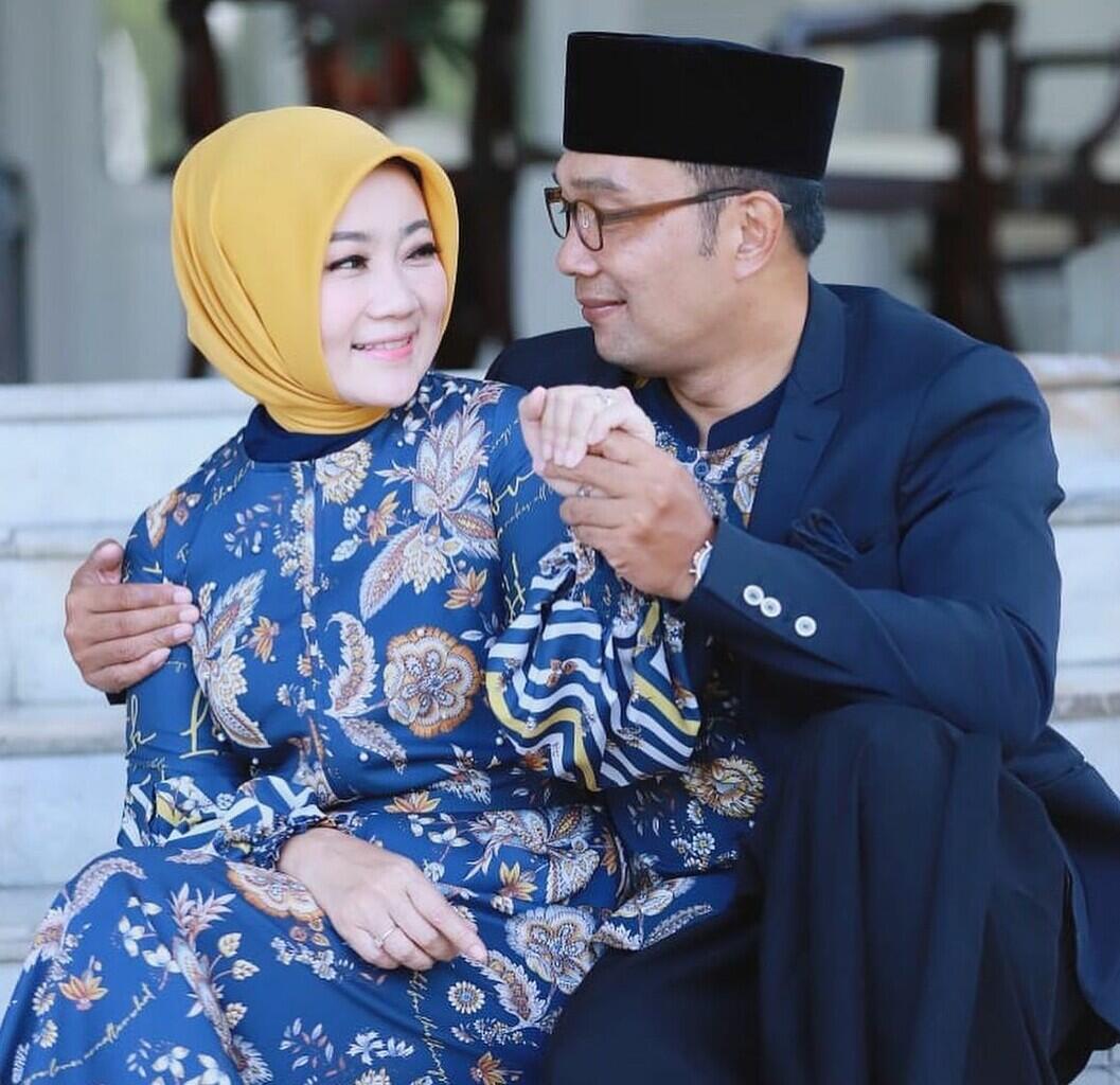 Makna Pakaian Lebaran Keluarga Anies Baswedan Versus Ridwan Kamil